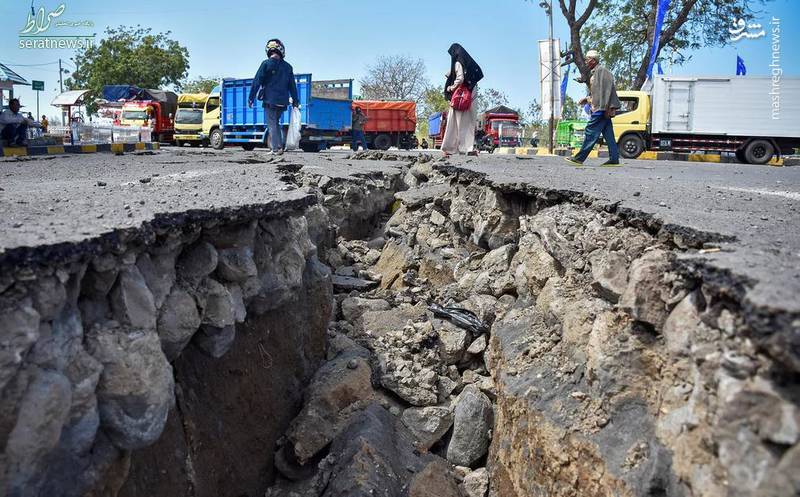 عکس/ شکاف عمیق زمین پس از زلزله