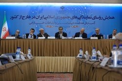 وزیر بهداشت: آمریکا دروغ می‌گوید که دارو تحریم نیست