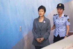 رئیس جمهور پیشین کره جنوبی به ۲۵ سال حبس محکوم شد