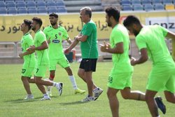 ۲۱ بازیکن پرسپولیس به اردو رفتند