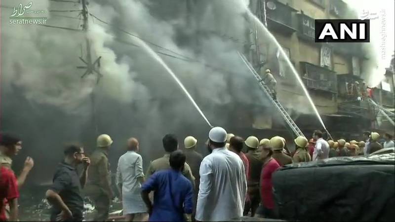 تصاویر/ ساختمان تجاری هند در آتش سوخت