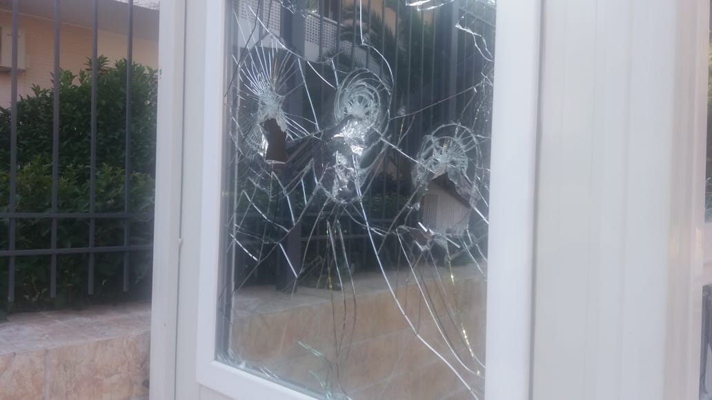 حمله به سفارت ایران در یونان +عکس