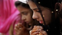 ممانعت از عروسی دختر 9 ساله در مشهد