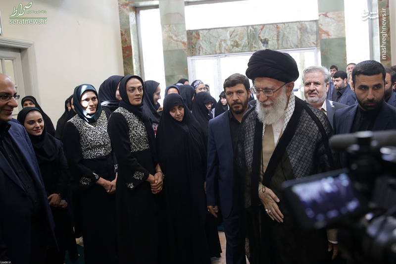 تصاویر/ خواهران منصوریان در دیدار با رهبرانقلاب