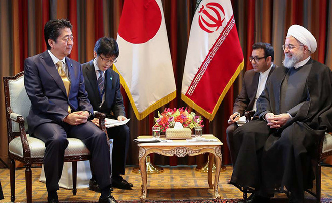 دیدار روحانی با نخست وزیر ژاپن