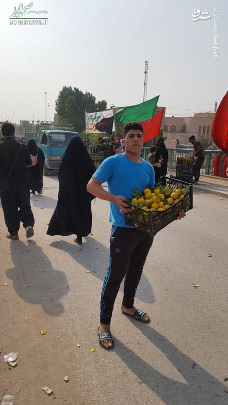 تصاویر/ نذری متفاوت برای زائران پیاده اربعین