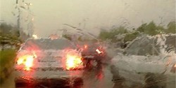 باران، بار ترافیک بزرگراه‌ها را نیمه‌سنگین کرد