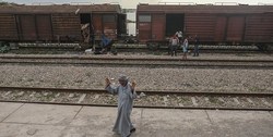 اسکان موقت مردم سیل‌زده در قطار