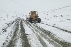 بارش برف در محور کندوان و هراز