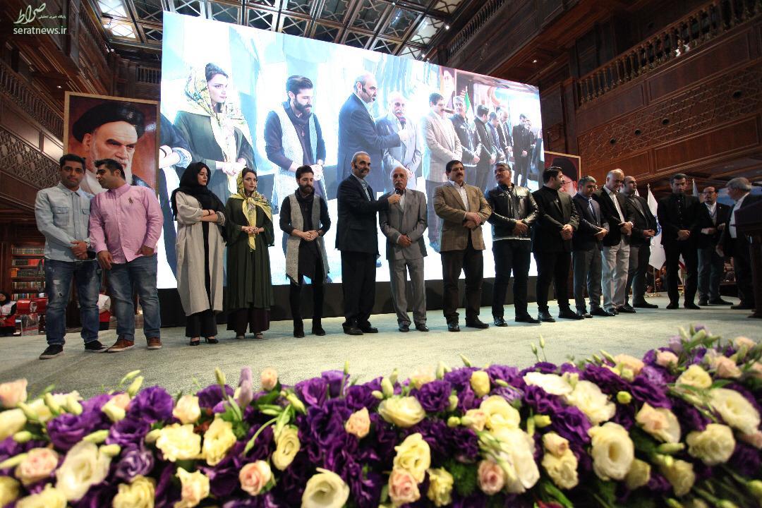 جمع آوری بیش از 25 میلیارد و سیصد میلیون ریال کمک مردمی در گردهمایی اکران فیلم تختی در بازار بزرگ ایران +تصاویر
