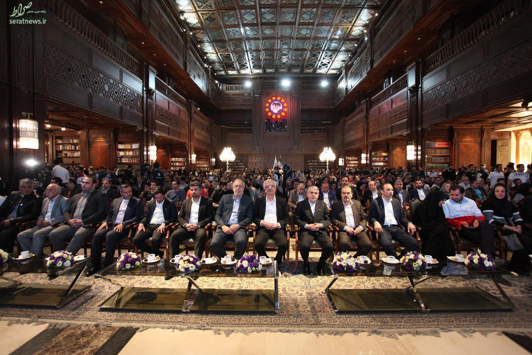 جمع آوری بیش از 25 میلیارد و سیصد میلیون ریال کمک مردمی در گردهمایی اکران فیلم تختی در بازار بزرگ ایران +تصاویر جمع آوری بیش از 25 میلیارد و سیصد میلیون ریال کمک مردمی در گردهمایی اکران فیلم تختی در بازار بزرگ ایران +تصاویر