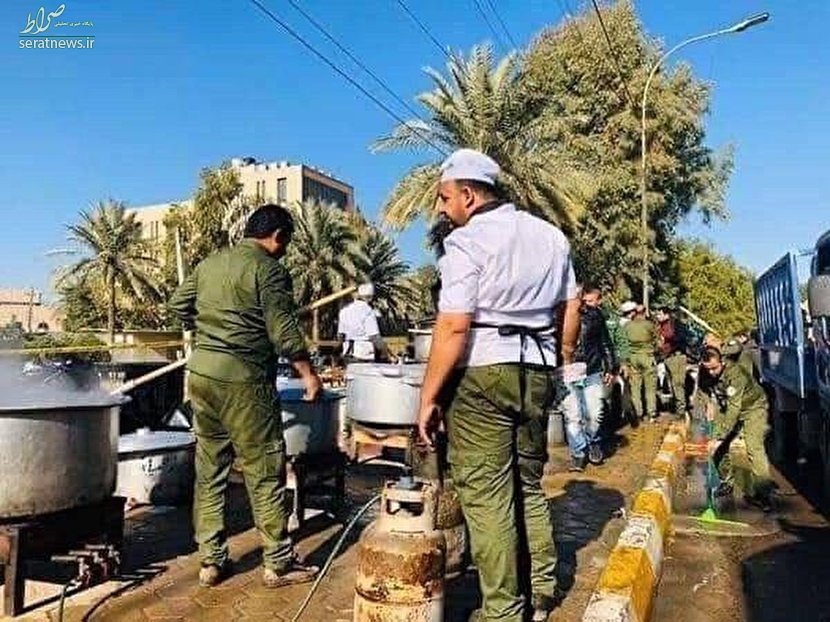 عکس/ آشپزی عراقی‌ها مقابل سفارت آمريكا در بغداد