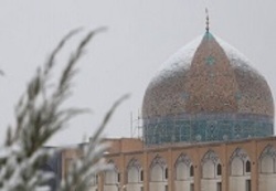 چرا برف بخشی از گنبد شیخ لطف الله را سفید نکرد؟!+ تصاویر