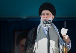 اقامه‌ نماز جمعه تهران به امامت حضرت آیت‌الله خامنه‌ای