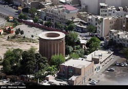 برج باستانی طغرل در تهران کج شد؟!