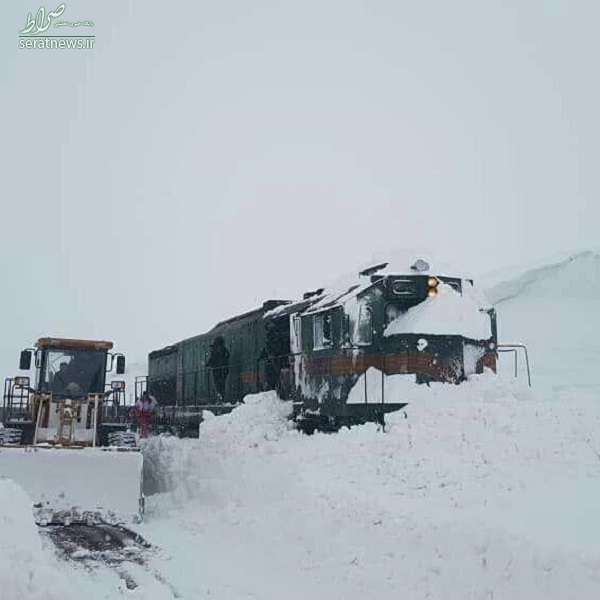 تصادف قطار با برف بستان‌آباد+ عکس