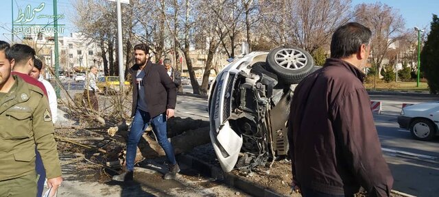 تصادف شدید خودروی دنا در همدان+ عکس