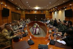 جزئیات دیدار وزیر دفاع  با فرماندهان‌ عالی‌رتبه نظامی عراق