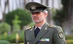 وزیر دفاع: وزارت دفاع بیشتر از گذشته از سپاه حمایت خواهد کرد
