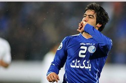 صحبت های خسرو حیدری در رختکن تیم فونبال استقلال تهران