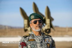 دریادار سیاری: ارتش آماده مقابله با تهدیدات احتمالی است