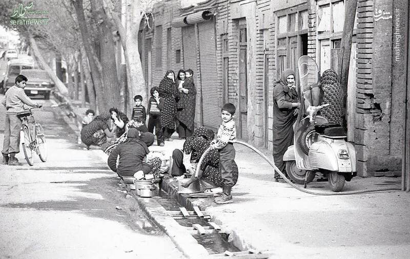عکس/ ظرفشویی زنان تهرانی در دهه ۵۰!
