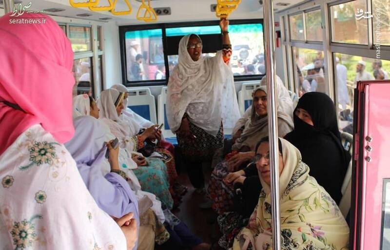 عکس/ اتوبوس صورتی ویژه بانوان در پاکستان