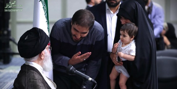 ماجرای عکس جالبی که در دیدار امروز رهبری سوژه شد +عکس ماجرای عکس جالبی که در دیدار امروز رهبری سوژه شد +عکس