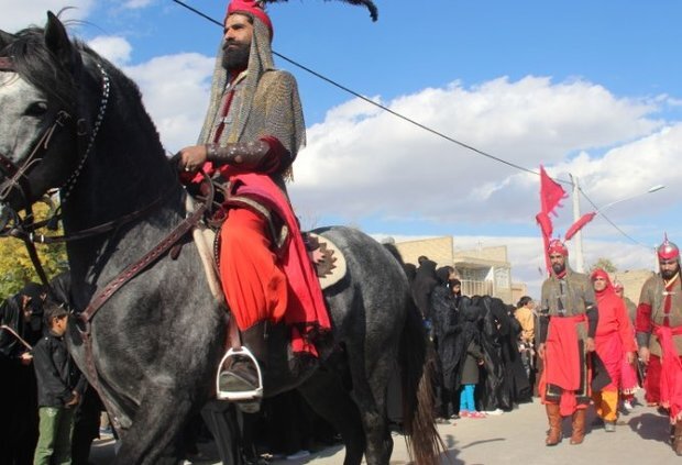 حسینیه ایران غرق در عزای سیدالشهدا/کاروان محرم به راه افتاد  + تصویر