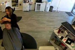 حیوان وحشی به یک آرایشگاه زنانه حمله کرد
