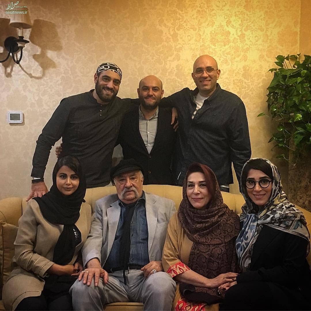 عکس/ داریوش ارجمند در کنار همه اعضای خانواده اش