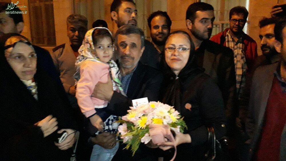 عکس/ جشن تولد احمدی نژاد در نارمک