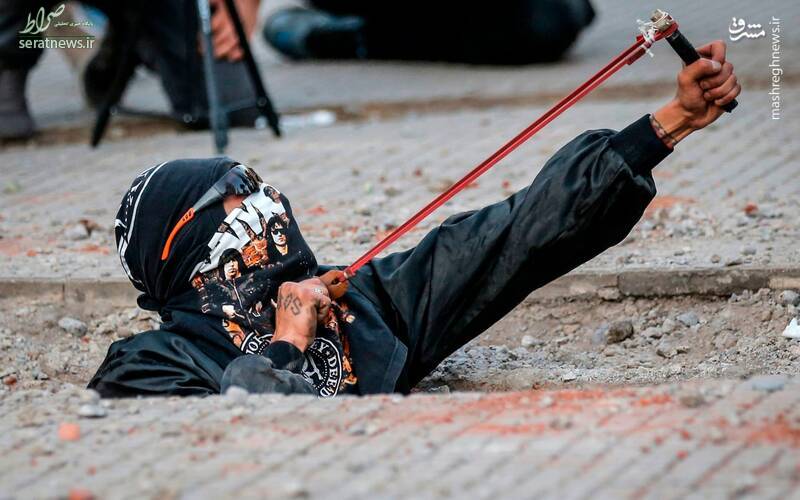 عکس/ معترض شیلیایی در زیر خاک!