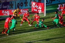 ذوب آهن ۰ پرسپولیس ۳