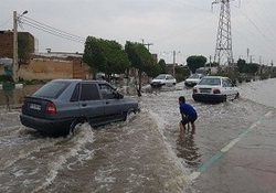 باران جاده ساحلی شرقی اهواز را مسدود کرد