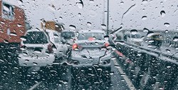 باران دوشنبه آلودگی‌های تهران را از بین می‌برد