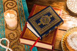 دو صفحه از قرآن موزه ملی ایران در لندن است
