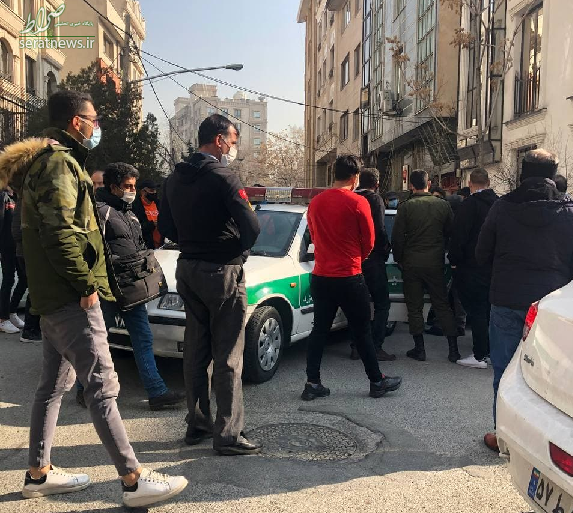 پلیس تجمع چند نفره هواداران پرسپولیس را پراکنده کرد+عکس پلیس تجمع چند نفره هواداران پرسپولیس را پراکنده کرد+عکس