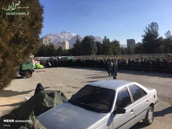 صف طولانی توزیع سبد کالا، بدون رعایت پروتکل+ عکس صف طولانی توزیع سبد کالا، بدون رعایت پروتکل+ عکس