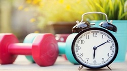 چه ساعاتی از روز برای ورزش کردن مناسب‌تر است؟