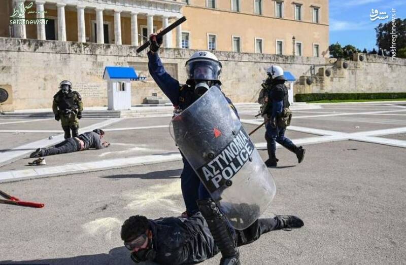 عکس/ درگیری بین پلیس با دانشجویان