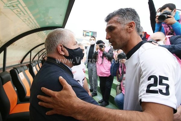 آشتی هاشمی نسب و علی پروین در ورزشگاه آزادی+ عکس