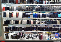کاهش ۲۰ تا ۲۵ درصدی قیمت موبایل در بازار