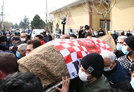 تصاویر/ بزرگان فوتبال در مراسم خاکسپاری مهرداد میناوند