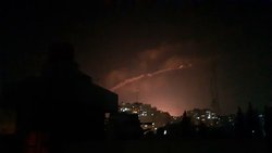 مقابله پدافند هوایی سوریه با اهداف متخاصم در ریف دمشق