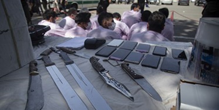 از دستگیری گوشی قاپان تا انهدام باند جاعلان سند خانه ها؛ اینجا دیوار حاشا بلند است! از دستگیری گوشی قاپان تا انهدام باند جاعلان سند خانه ها؛ اینجا دیوار حاشا بلند است!