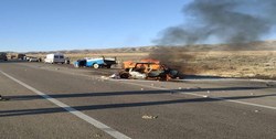 ۷ کشته در تصادف منجر به آتش‌سوزی جاده سروستان+تصاویر