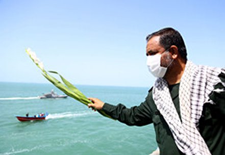 تصاویر/ گلباران محل شهادت شهدای ایرباس در خلیج فارس