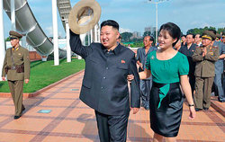 خشم رهبر کره شمالی از دیدن تصاویر زننده همسرش در شبنامه جنوبی‌ها