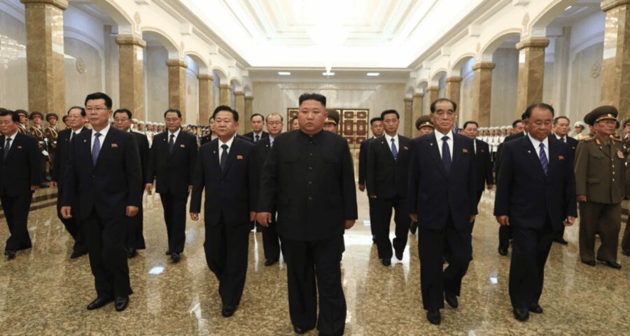 رهبر کره شمالی پس از مدت‌ها دوباره آفتابی شد +عکس